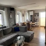 Wohnhaus Sued * Herzogsdorf
