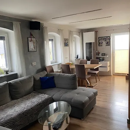 Wohnhaus Sued * Herzogsdorf