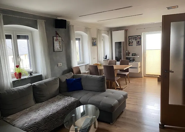 Wohnhaus Sued * Herzogsdorf