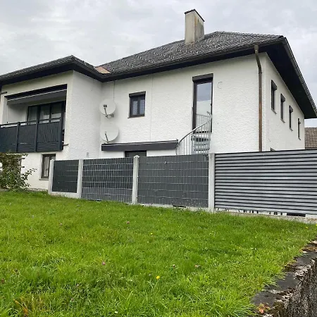 Wohnhaus Sued * Herzogsdorf